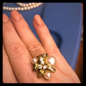 Pearl cocktail ring w/ gold ribbon and CZ accents